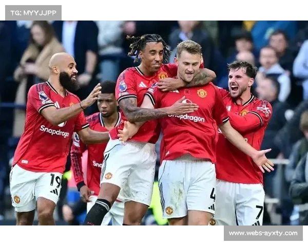 热刺2-2战平曼联,德里赫特压哨头球救主